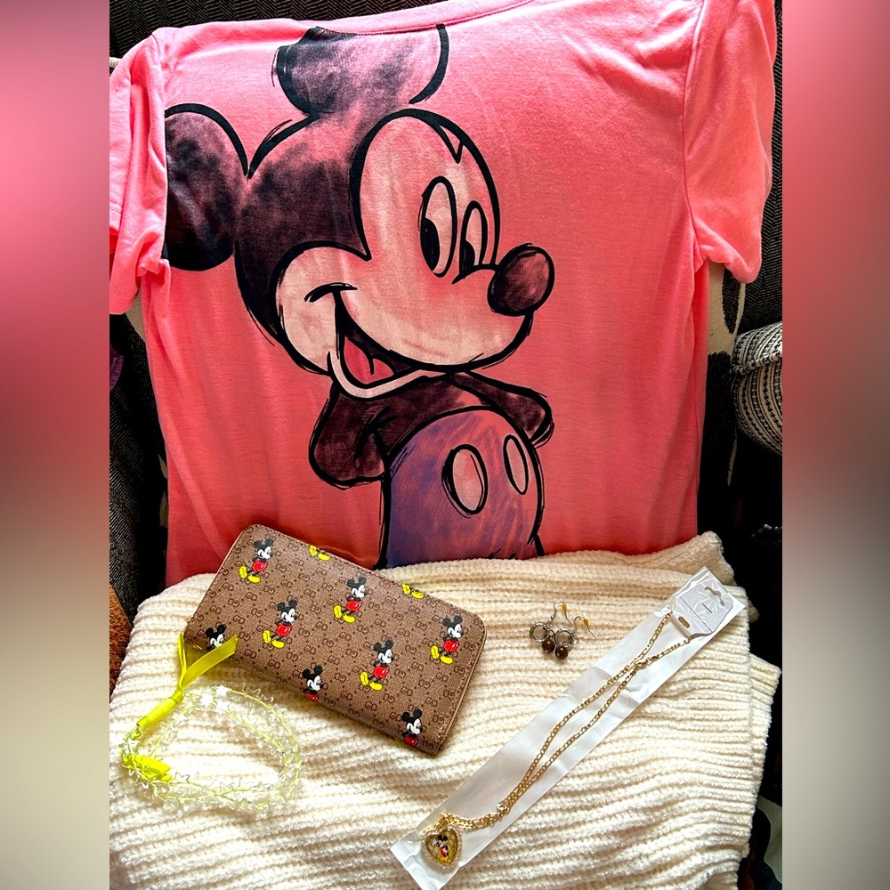 Mickey Mouse gift set $27